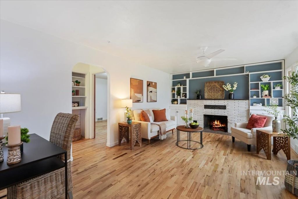 Photo of 2090 N Washington Ave, Emmett, ID 83617 (MLS # 98969364)