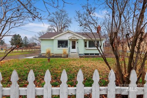 Photo of 2090 N Washington Ave, Emmett, ID 83617 (MLS # 98969364)