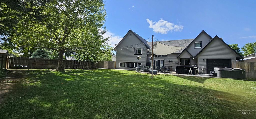 Photo of 1122 N Roper Place, Meridian, ID 83642 (MLS # 98981161)