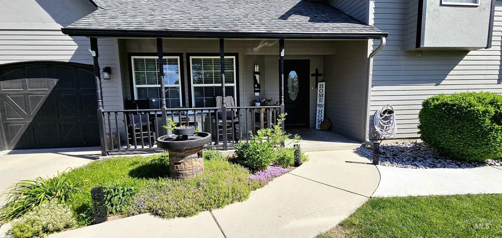 Photo of 1122 N Roper Place, Meridian, ID 83642 (MLS # 98981161)