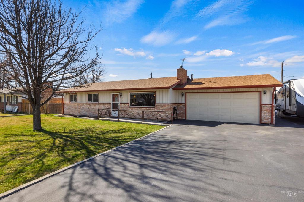 Photo of 3304 S Illinois Ave, Caldwell, ID 83605 (MLS # 98977233)