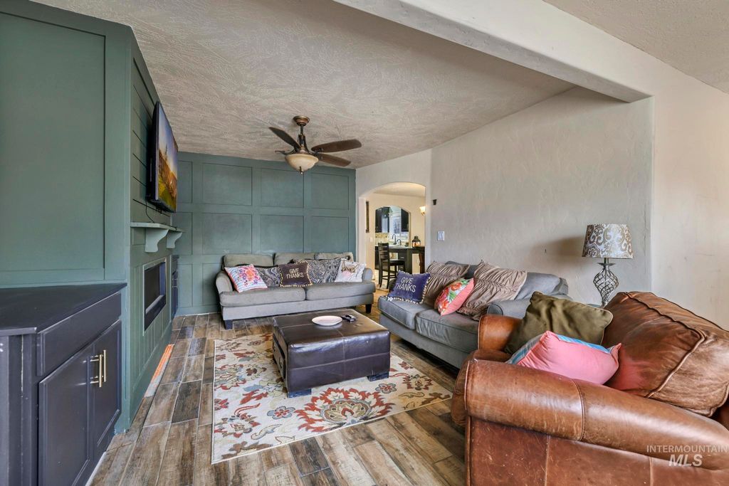 Photo of 506 E Linden St, Caldwell, ID 83605 (MLS # 98968012)