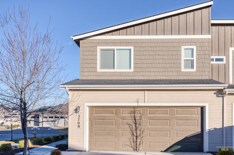 5709 E Bollo Street Nampa ID 83687