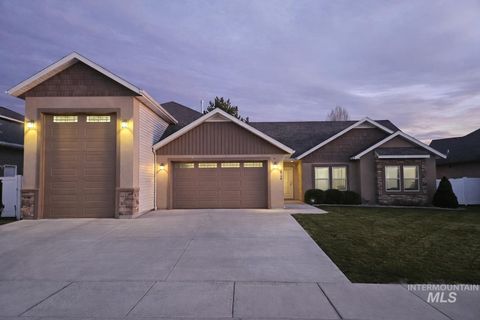 Photo of 2734 Meadowbrook Dr, Twin Falls, ID 83301 (MLS # 98971756)