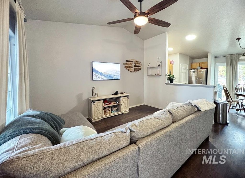 Photo of 162 N Sagehen Street, Nampa, ID 83651 (MLS # 98967082)