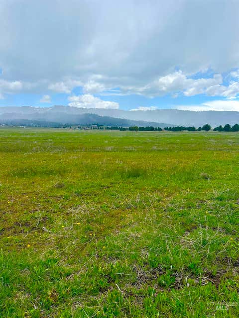 Photo of TBA Hwy 55 ST, Cascade, ID 83611 (MLS # 98992978)