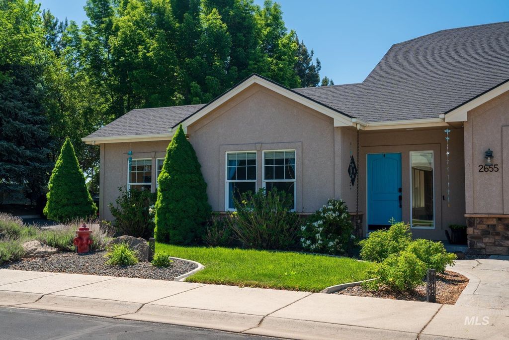 Photo of 2655 E Piccadilly Ln, Eagle, ID 83616 (MLS # 98986429)