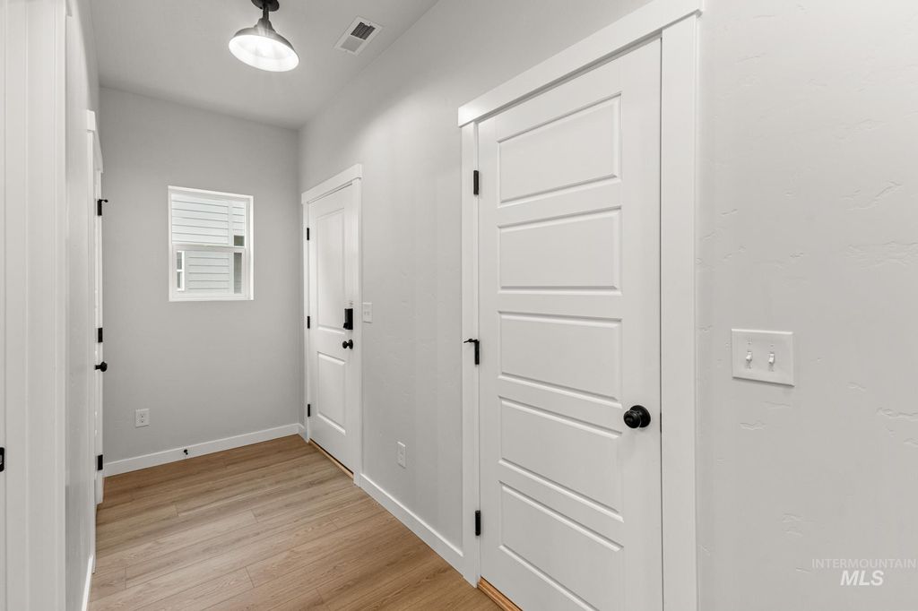 Photo of 2126 S Border Way, Meridian, ID 83642 (MLS # 98984760)