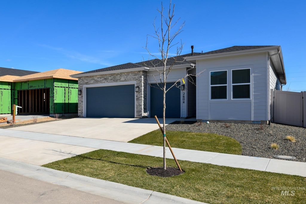 Photo of 2604 N Leatherwood Ave, Star, ID 83669 (MLS # 98979876)