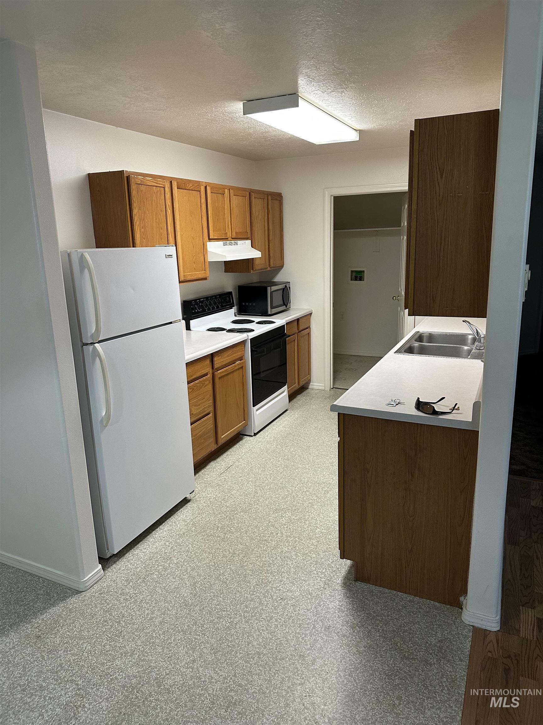 2140 Elizabeth Blvd Bldg 6