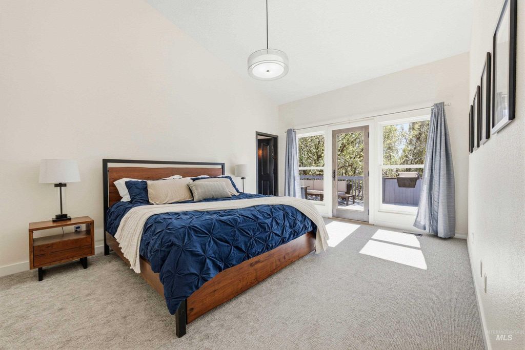 Photo of 3335 E Red Stone Drive, Boise, ID 83712 (MLS # 98979783)