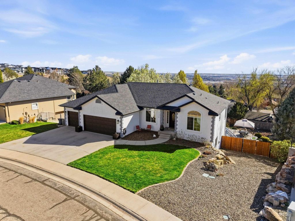 Photo of 3335 E Red Stone Drive, Boise, ID 83712 (MLS # 98979783)