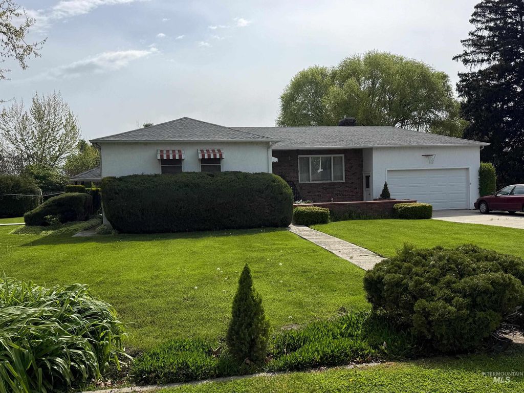 Photo of 502 N Hawthorn Ave, Middleton, ID 83644 (MLS # 98984350)