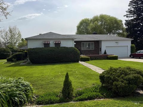 Photo of 502 N Hawthorn Ave, Middleton, ID 83644 (MLS # 98984350)