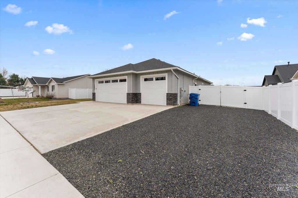 Photo of 2003 Austin Way, Fruitland, ID 83619 (MLS # 98976986)