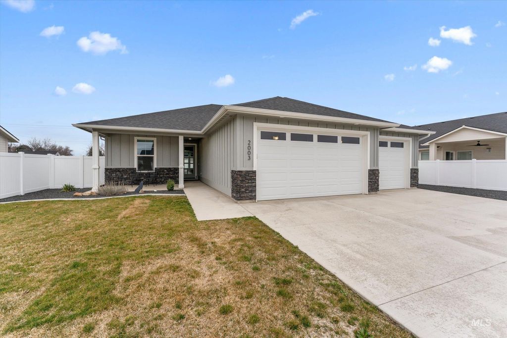 Photo of 2003 Austin Way, Fruitland, ID 83619 (MLS # 98976986)