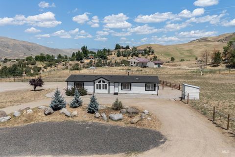 18 Quail Road Horseshoe Bend ID 83629