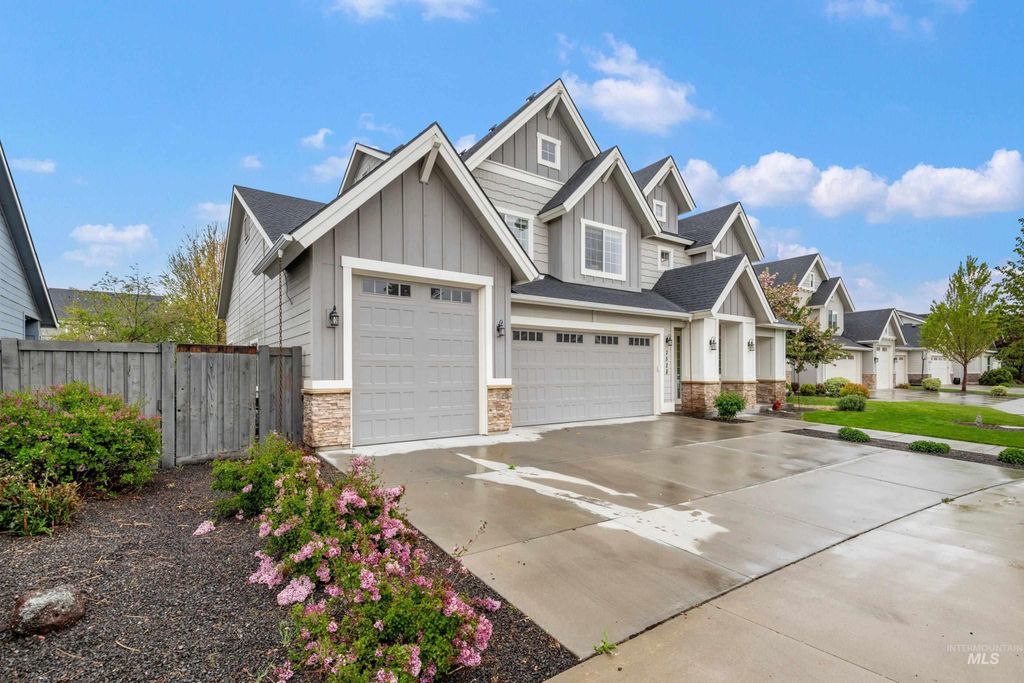 Photo of 3528 E Rockhampton St, Meridian, ID 83642 (MLS # 98983422)