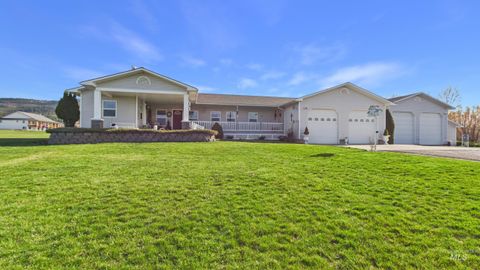 Photo of 104 Shiloh Dr, Grangeville, ID 83530 (MLS # 98981636)