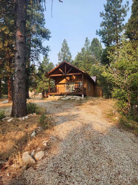 Photo of 1061 N Hidden Pine Rd, Pine, ID 83647 (MLS # 98995468)