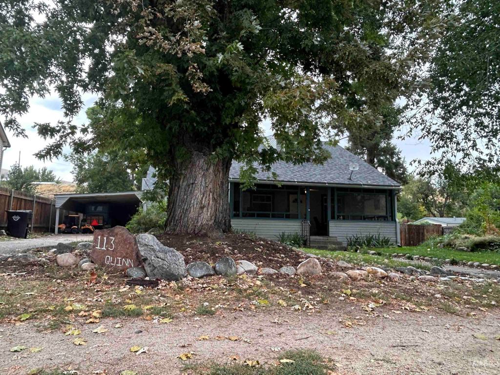 Photo of 113 Quinn St, Horseshoe Bend, ID 83629 (MLS # 98963485)