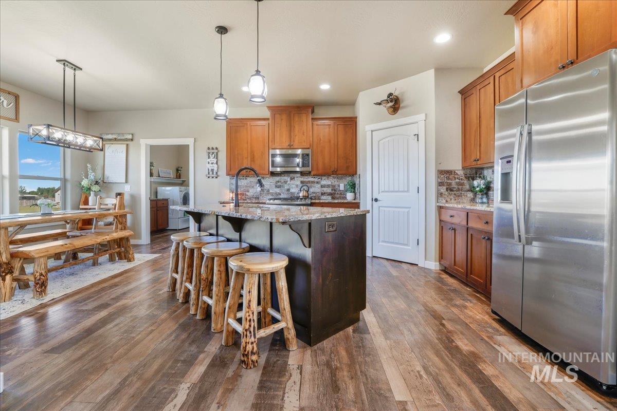 628 Pioneer Mountain Loop