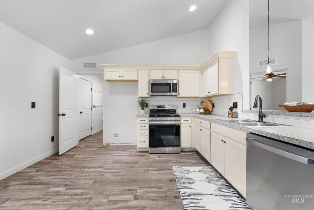 Photo of 16935 Bethany Ave, Caldwell, ID 83607 (MLS # 98998447)