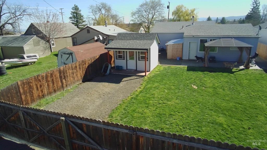 Photo of 916 N Junction St, Grangeville, ID 83530 (MLS # 98981928)