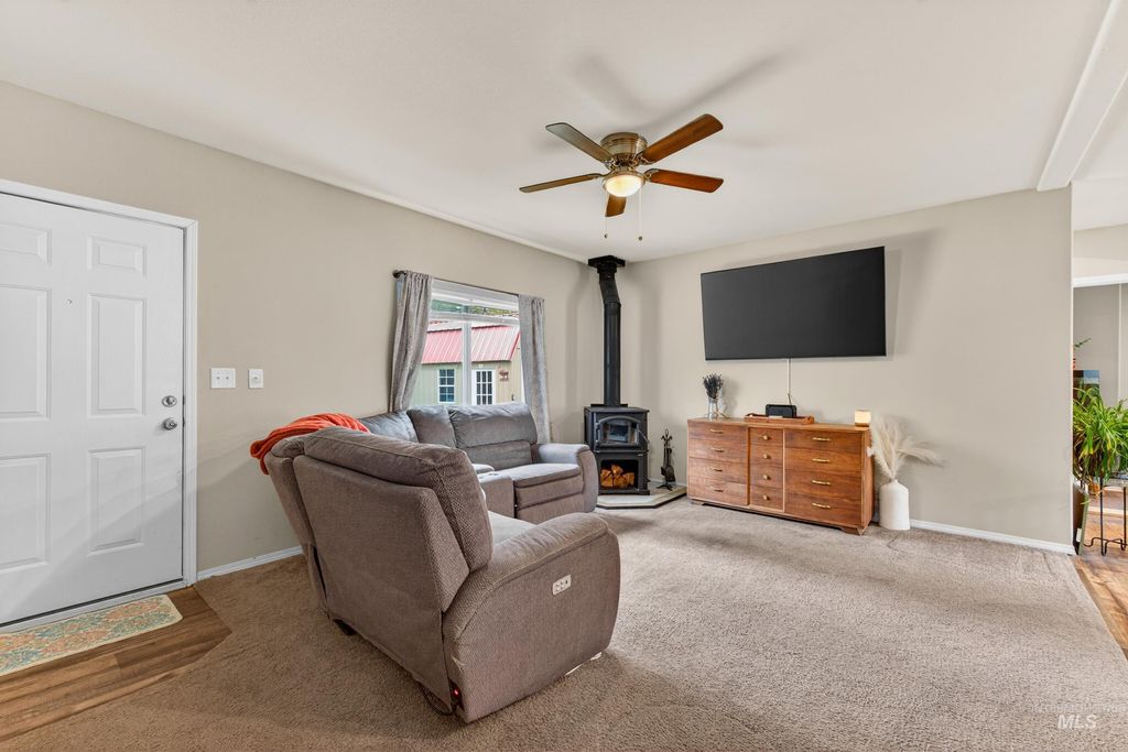 Photo of 12832 Cascade Dr, Donnelly, ID 83615 (MLS # 98983891)