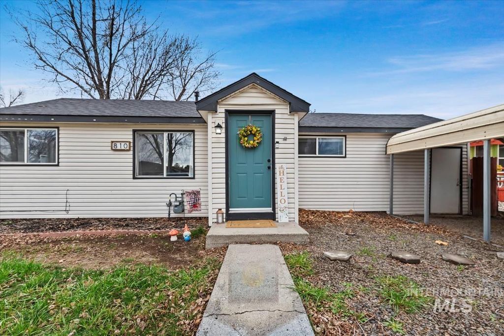 Photo of 810 N 3rd E, Mountain Home, ID 83647 (MLS # 98975242)