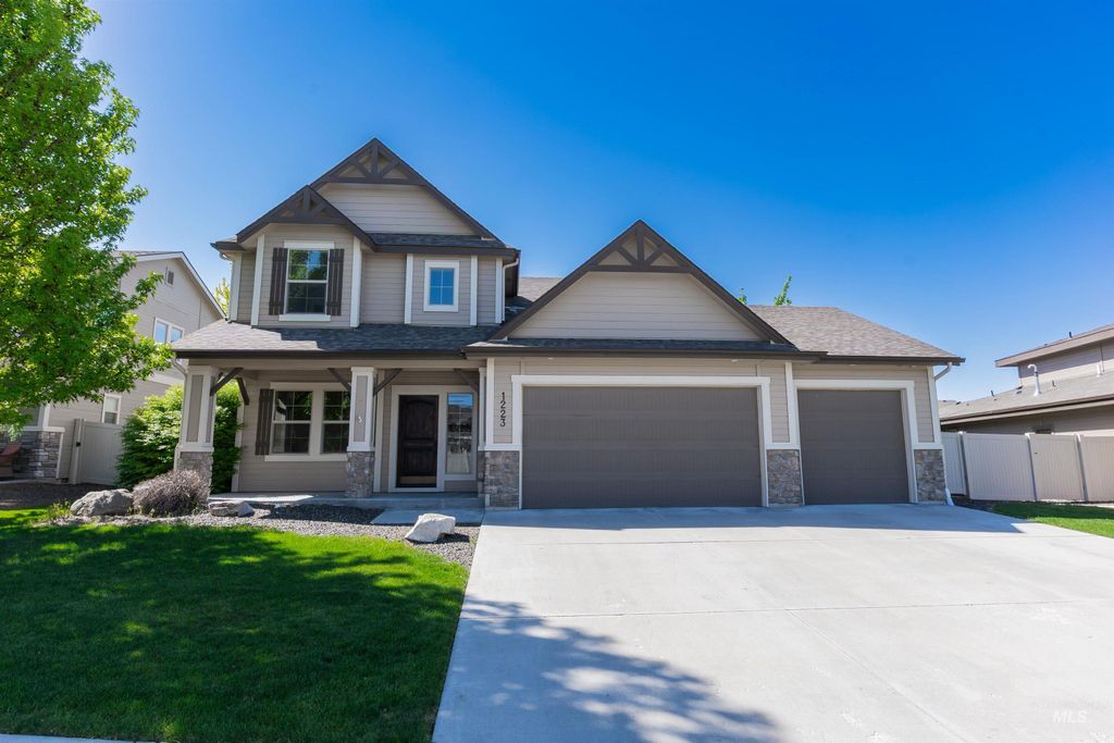 Photo of 1223 W Sandcrest Ct, Nampa, ID 83686 (MLS # 98984688)