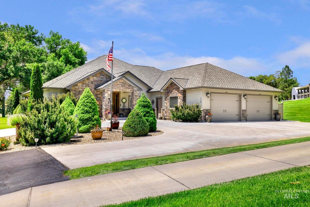 Photo of 128 Riverside Ln, Buhl, ID 83316 (MLS # 98988863)