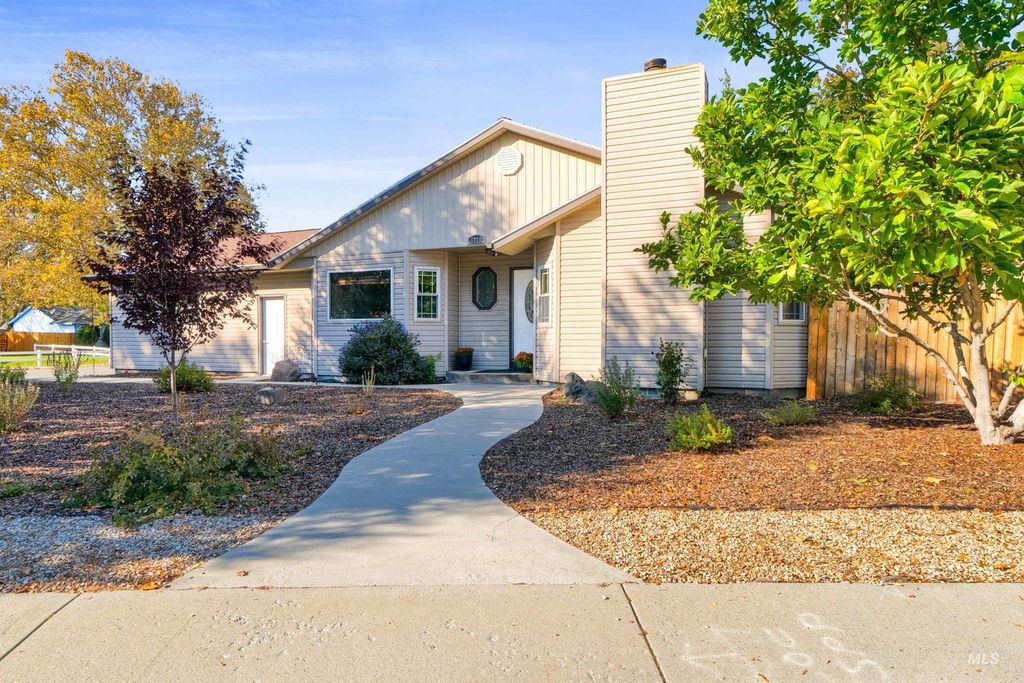 Photo of 5818 W Lucky St, Boise, ID 83703 (MLS # 98967477)