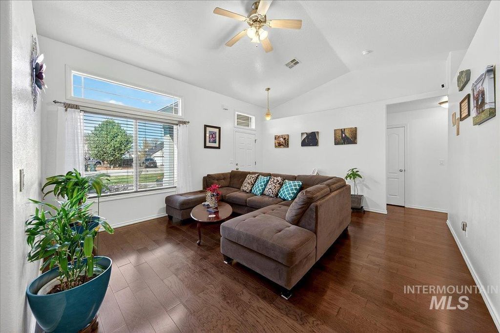 Photo of 2558 N Rough Stone, Meridian, ID 83646 (MLS # 98978944)