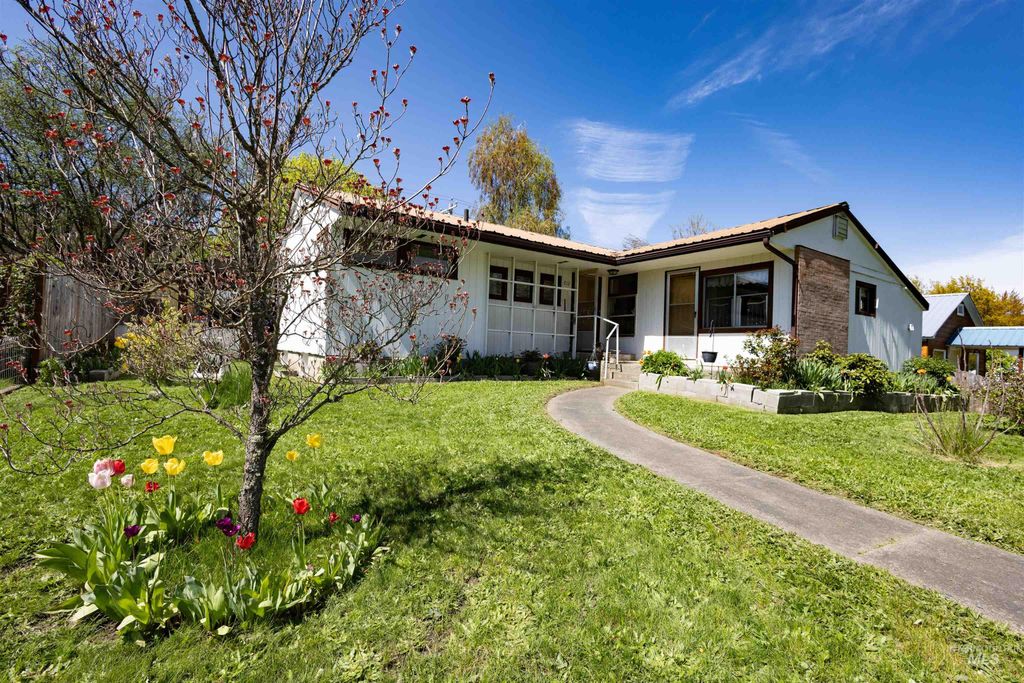 Photo of 712 Hill St, Kamiah, ID 83536 (MLS # 98977975)