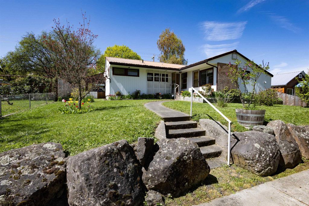 Photo of 712 Hill St, Kamiah, ID 83536 (MLS # 98977975)