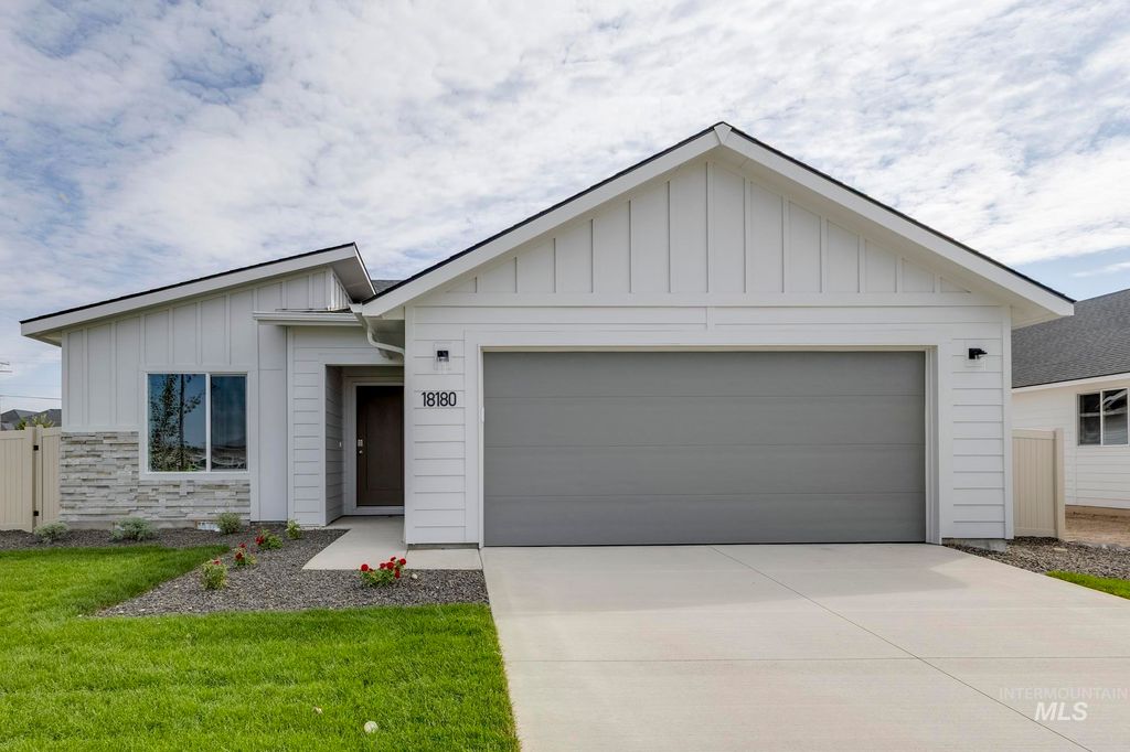 Photo of 5418 S Bittercreek Ave, Meridian, ID 83642 (MLS # 98972737)