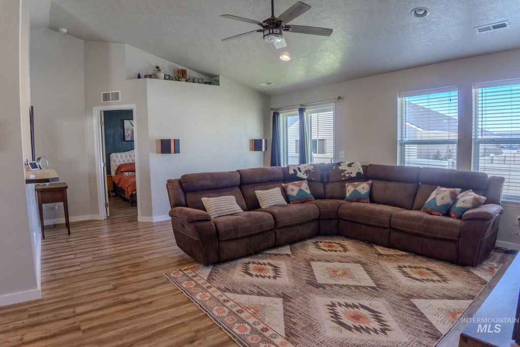Photo of 12814 Millstone St, Caldwell, ID 83607 (MLS # 98990667)