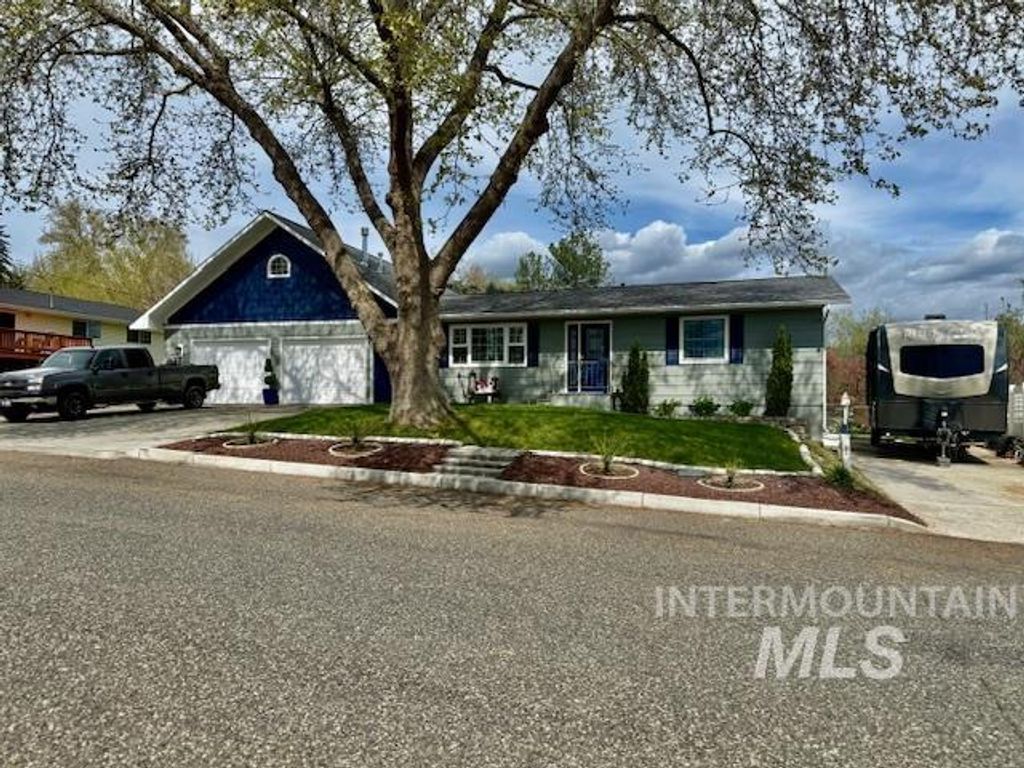 Photo of 1102 Marvin Ln, Clarkston, WA 99403 (MLS # 98982114)