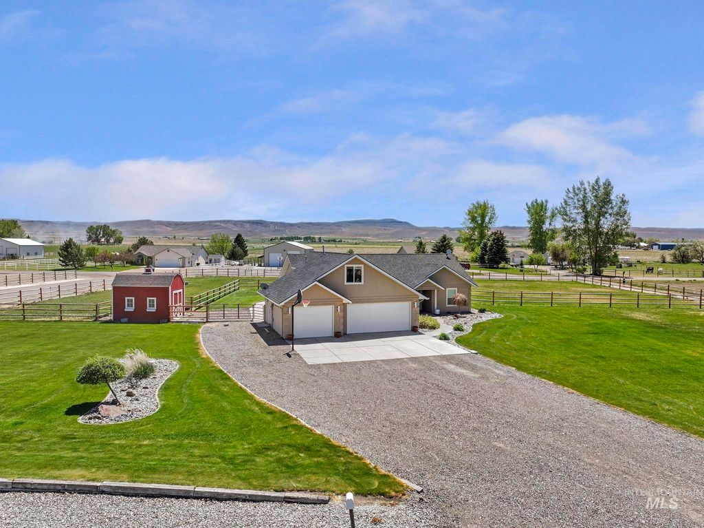 Photo of 3521 E 3138 N, Kimberly, ID 83341 (MLS # 98986848)