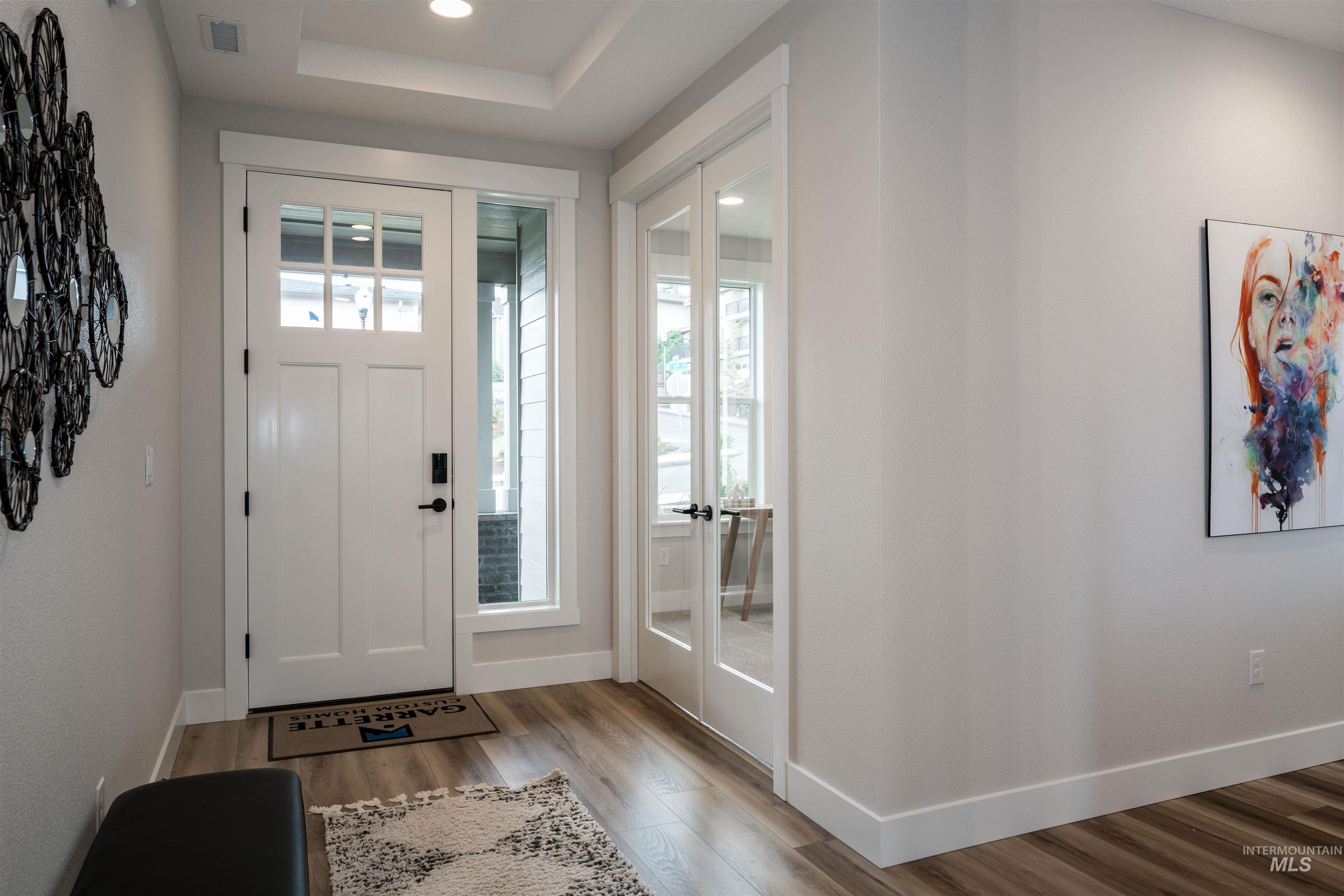 6829 N Valley Breeze Avenue