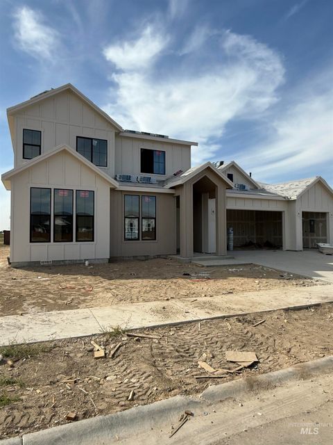 Photo of 6829 N Valley Breeze Avenue, Meridian, ID 83646 (MLS # 98954452)