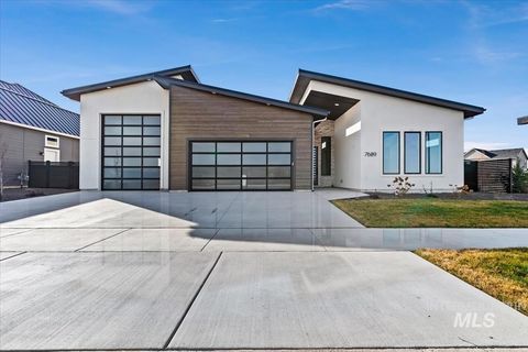 Photo of 7689 W Lookout View St, Meridian, ID 83646 (MLS # 98983456)