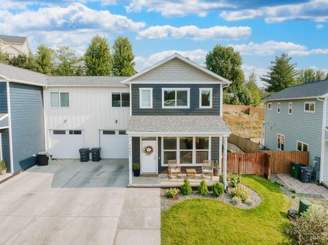 Photo of 1645 E Third St, Moscow, ID 83843 (MLS # 98961655)
