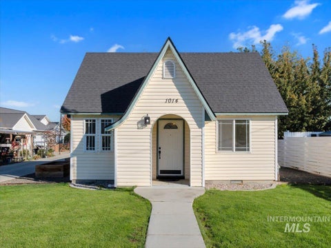 Photo of 1014 E Main ST, Emmett, ID 83617 (MLS # 99003608)