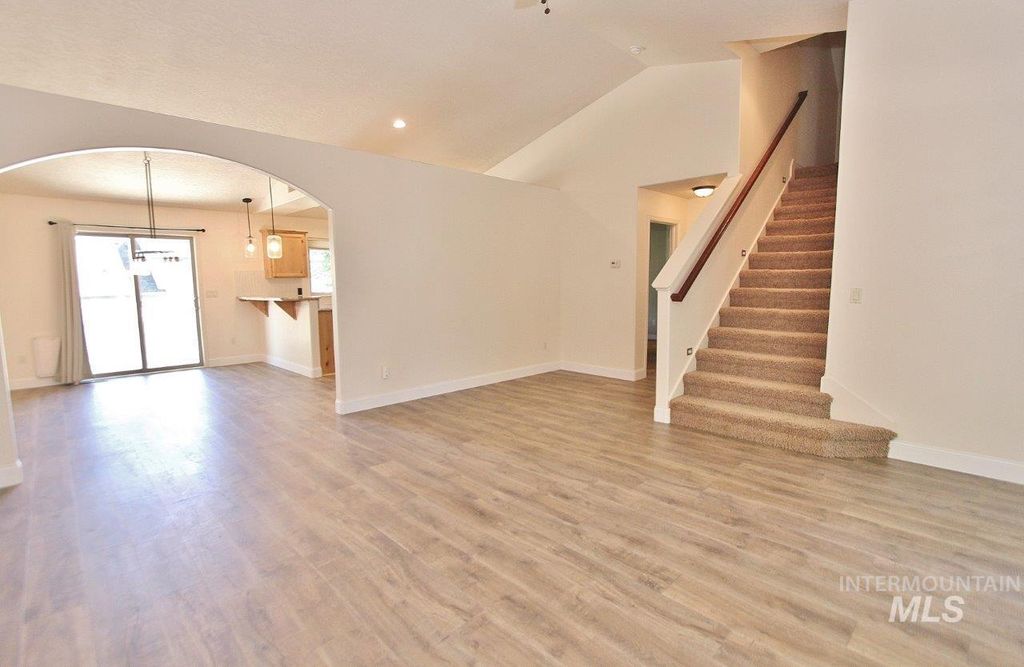 Photo of 370 S Schober Loop, Nampa, ID 83686 (MLS # 98988358)