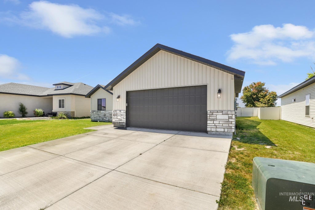 Photo of 1836 Gage Ave, Twin Falls, ID 83301 (MLS # 98990803)
