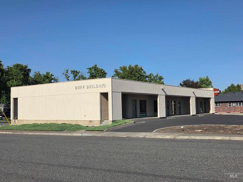 Photo of 307 19th St #B-5 & B-6, Lewiston, ID 83501 (MLS # 98957901)