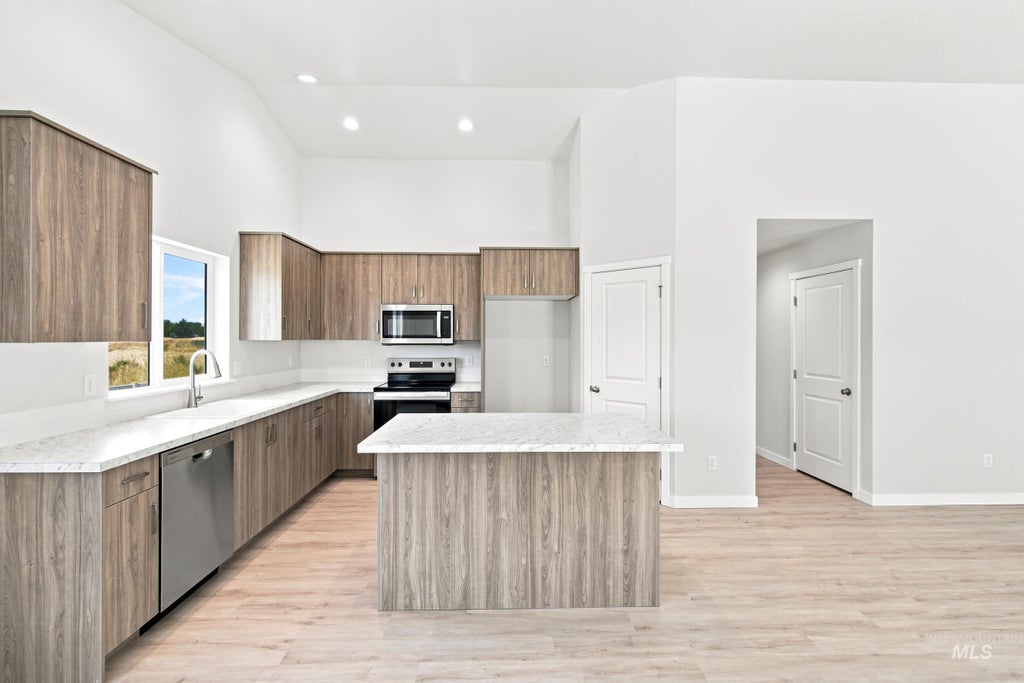 Photo of 120 N Tideberry Ave, Kuna, ID 83634 (MLS # 98996124)