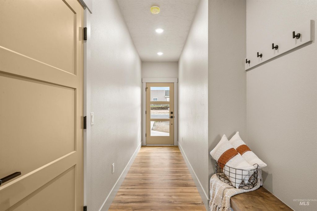 Photo of 335 Warner Avenue, Lewiston, ID 83501 (MLS # 98977250)